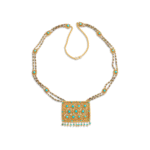 A VERY FINE INDIAN MUGHAL STYLE 22CT GOLD PIERCED PENDANT AND NECKLACE