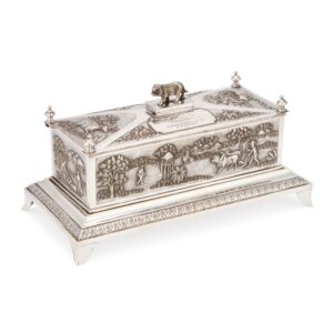 A LARGE INDIAN SILVER CASKET